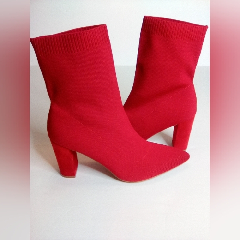 Women's Newbella Mousse Fit Knit Comfort Chunky Heel Ankle Boots. Sz.10